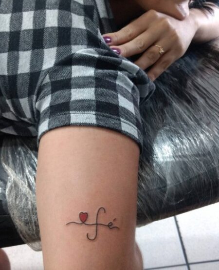 tatuagem-feminina-fe