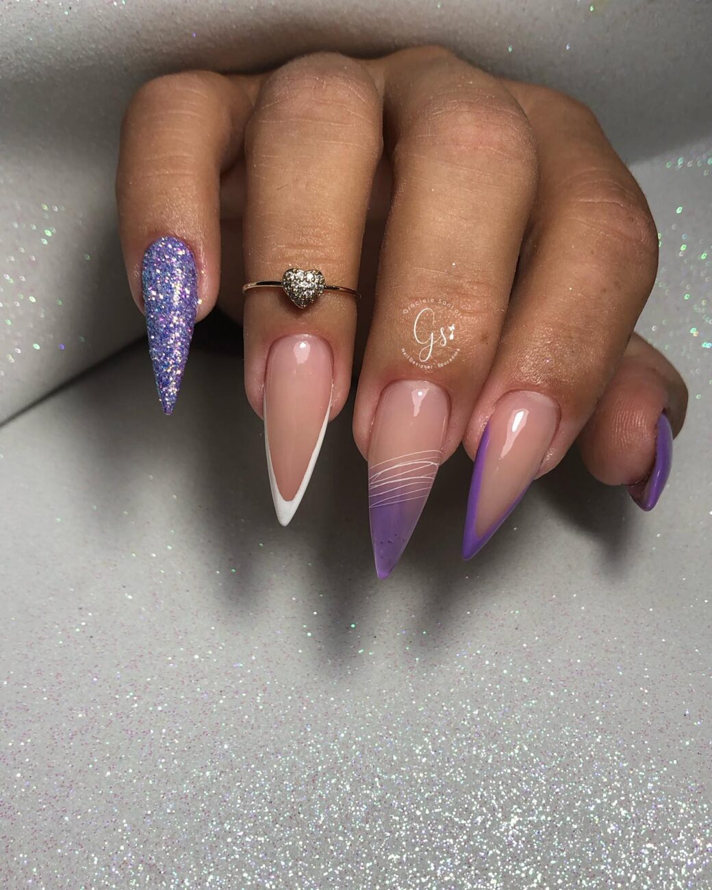 unhas-decoradas-de-roxo