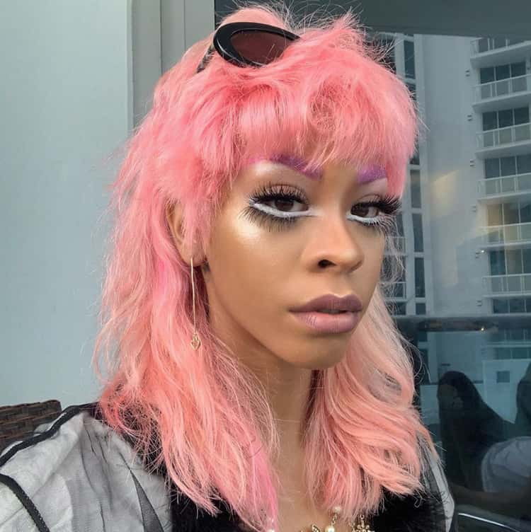 celebrities with pastel pink hair