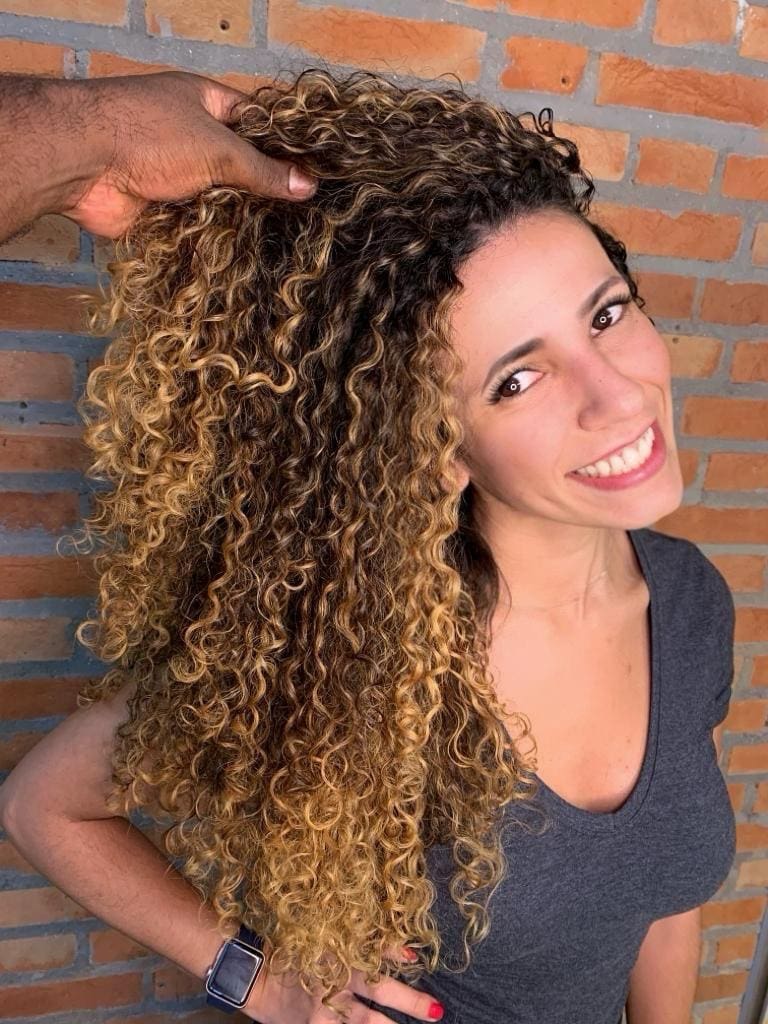 Corte Em Camadas Para Cabelo Cacheado