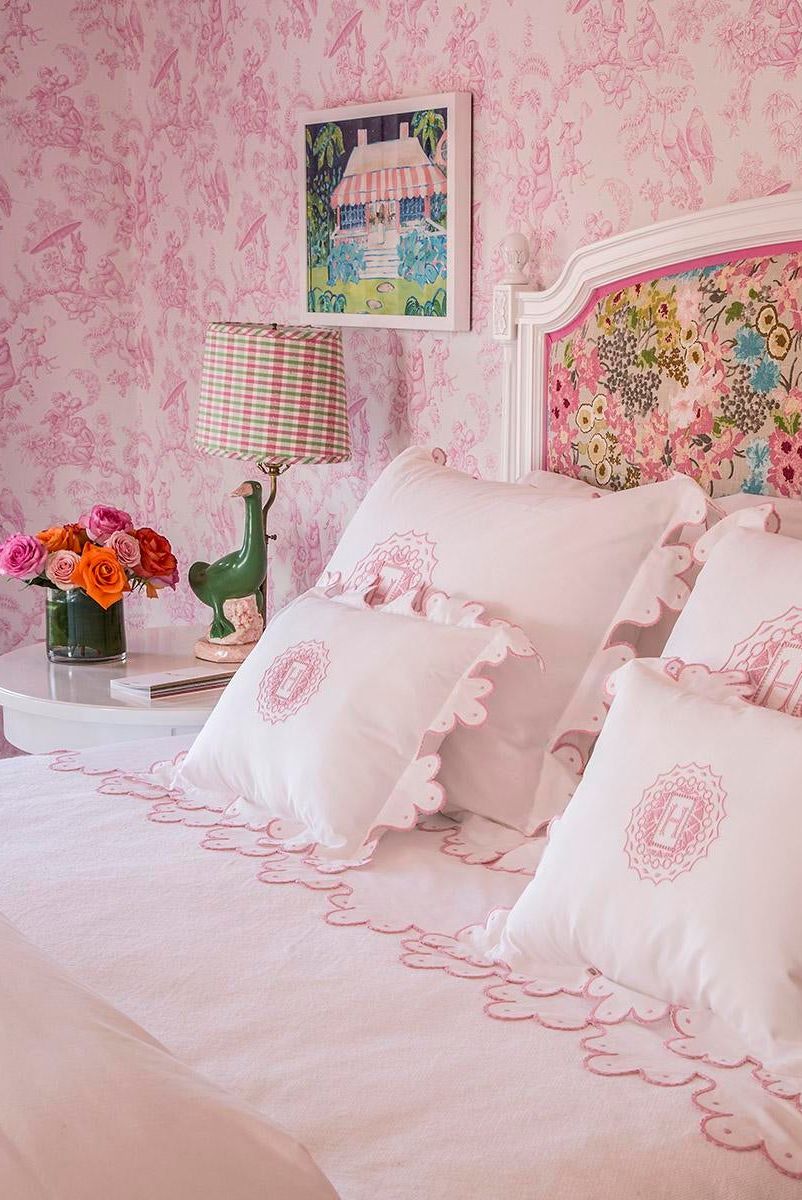 Pink adult bedroom decoration