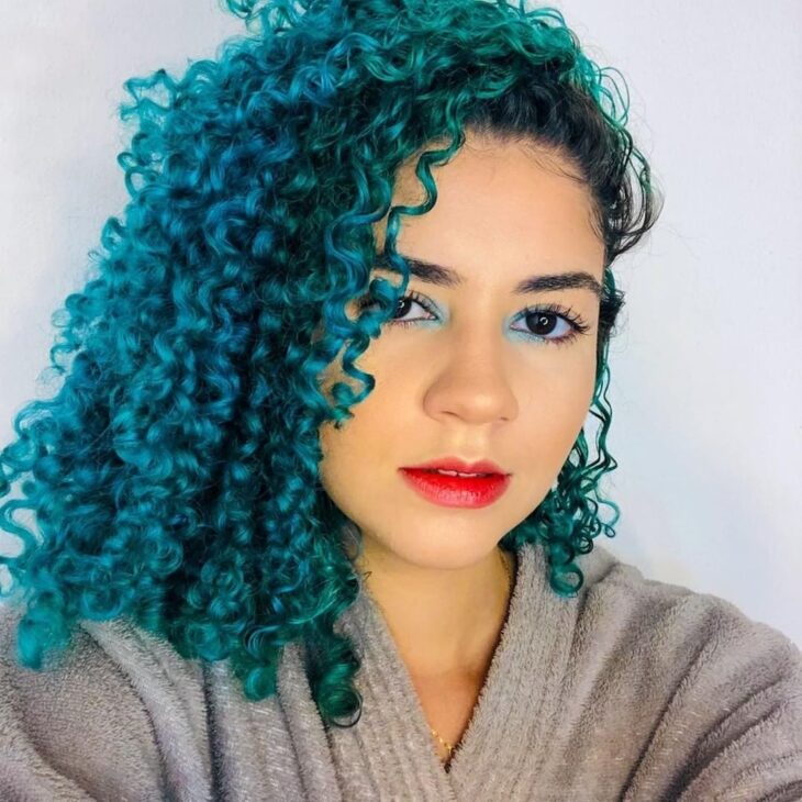 Cabelo Cacheado Azul