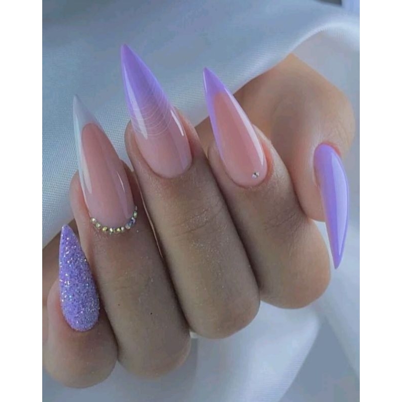 unhas-decoradas-lilas-e-branco