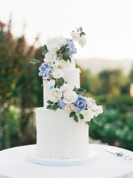 bolo-de-casamento-azul-e-branco