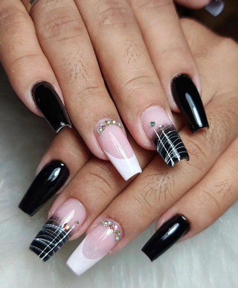 Unhas Decoradas Em Preto E Branco