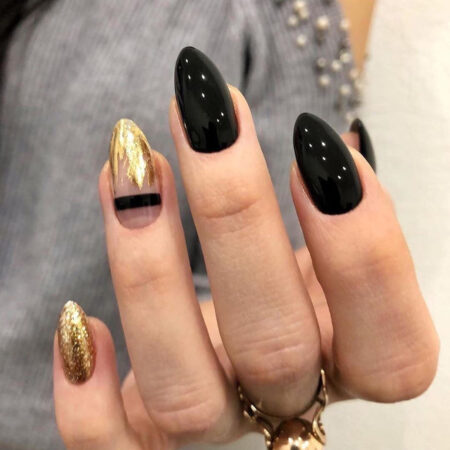 unhas-decoradas-preto-com-dourado