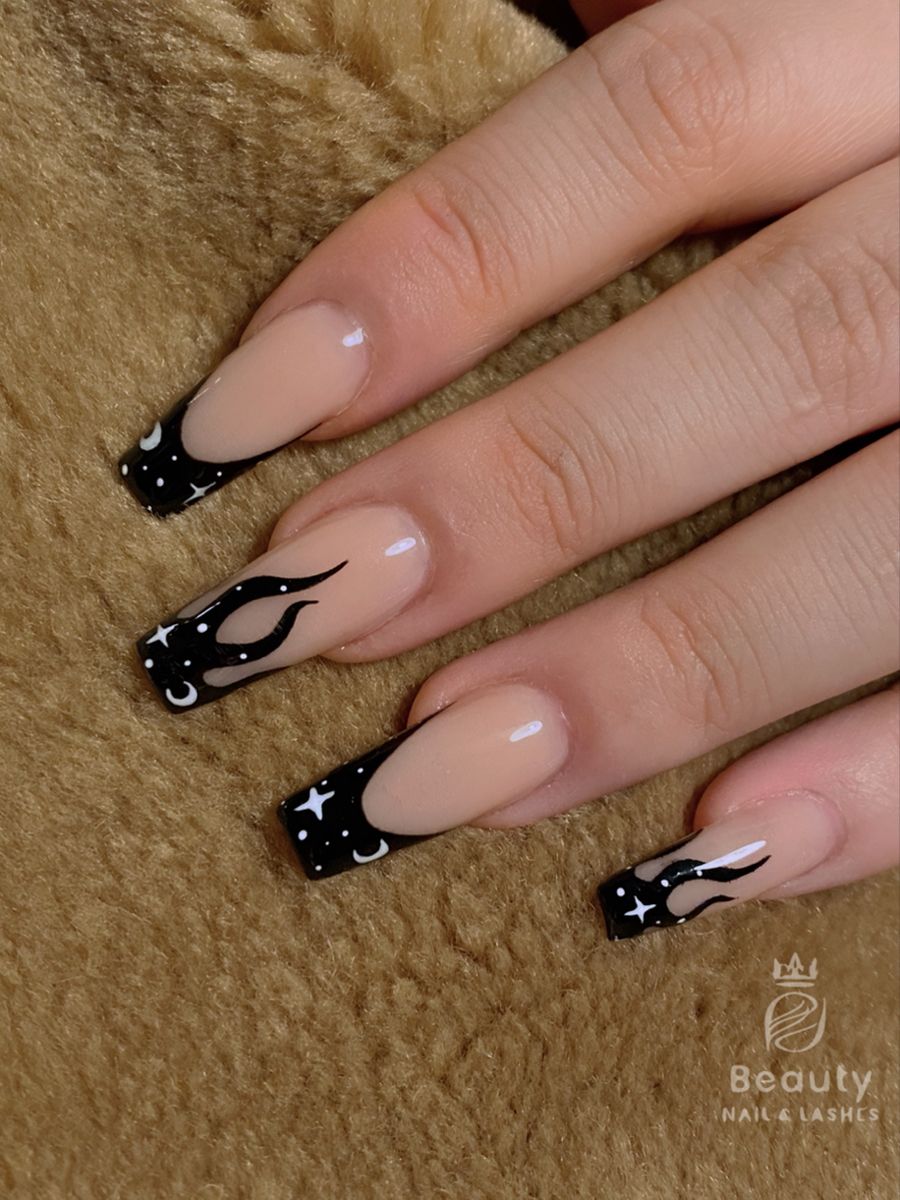 Unhas Decoradas Em Preto E Branco