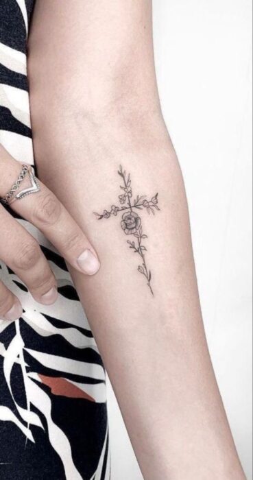 tatuagem-feminina-crista