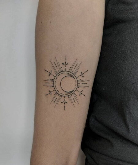 tatuagem-feminina-sol-e-lua