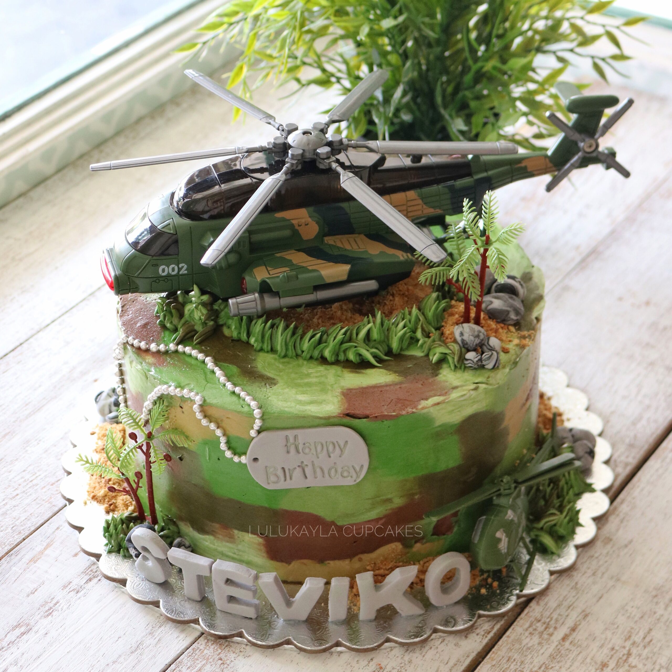 Military decorated cake