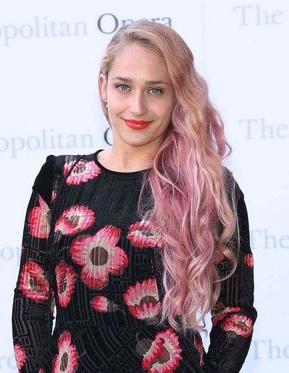 celebrities with pastel pink hair