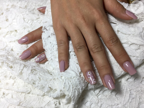 Decorated Nails for Brides