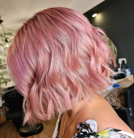 cabelo-rosa-pastel-feminino