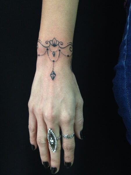 tatuagem-feminina-bracelete