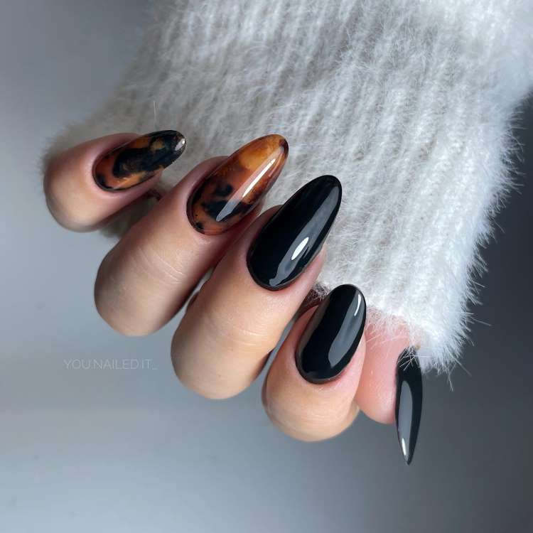 unhas-decoradas-bege-e-preto