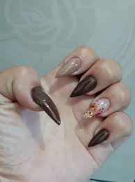 unhas-decoradas-marrom