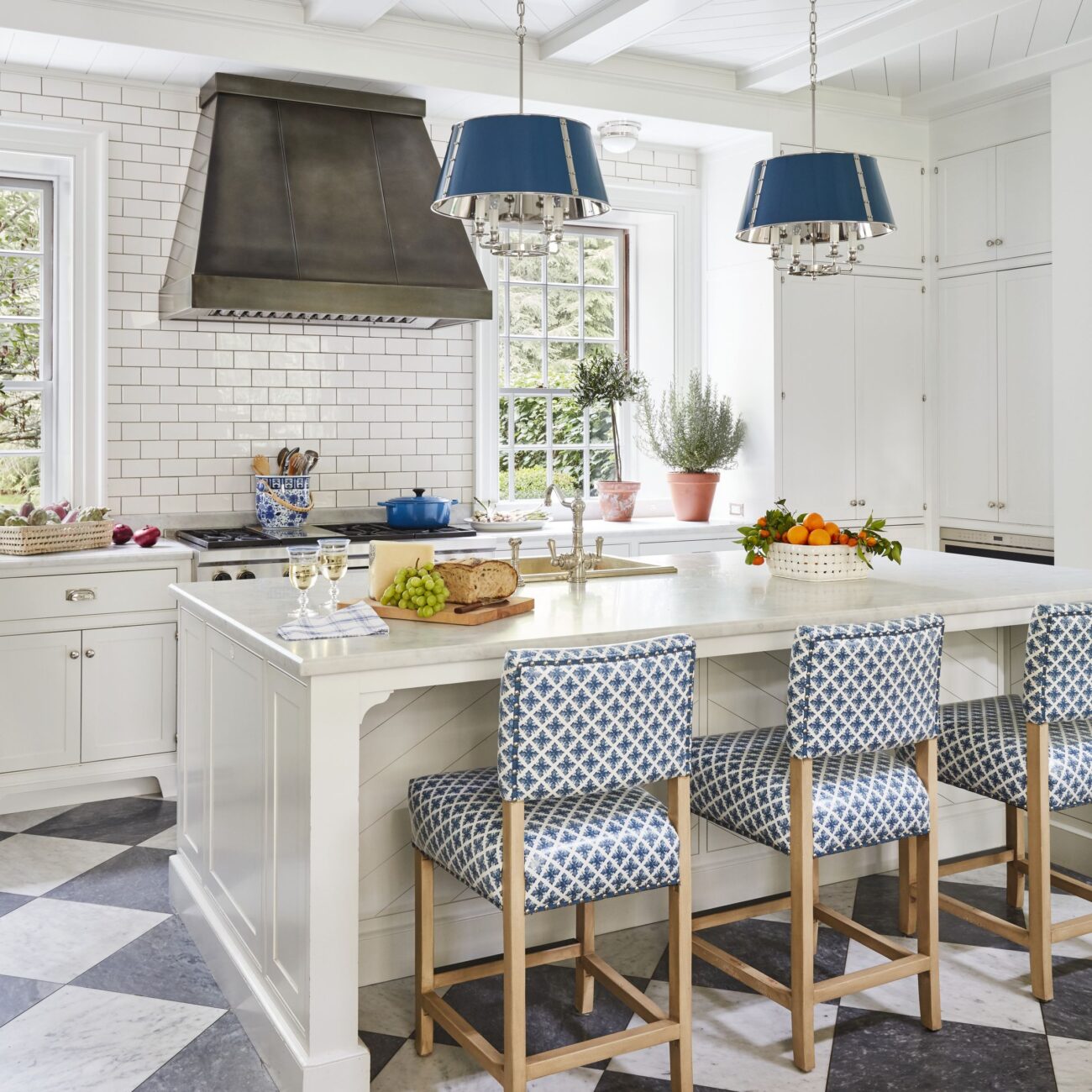 White Kitchen Decoration