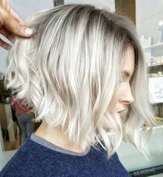 Cabelo Curto Platinado