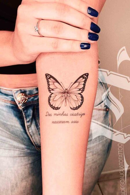 tatuagem feminina no antebraço borboleta