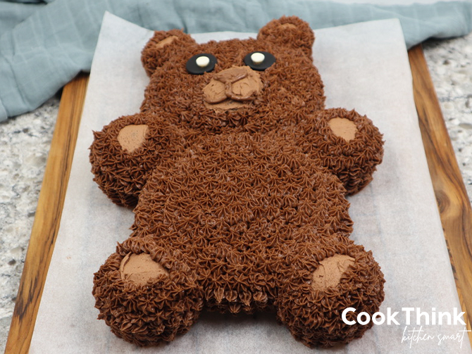 Teddy bear decorated cake