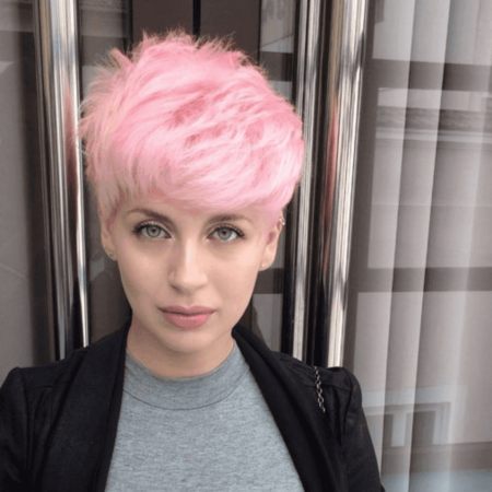 cabelo-rosa-pastel-feminino