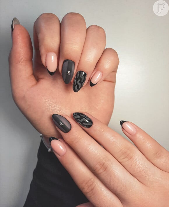 unhas-decoradas-bege-e-preto