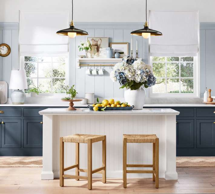 white kitchen decor