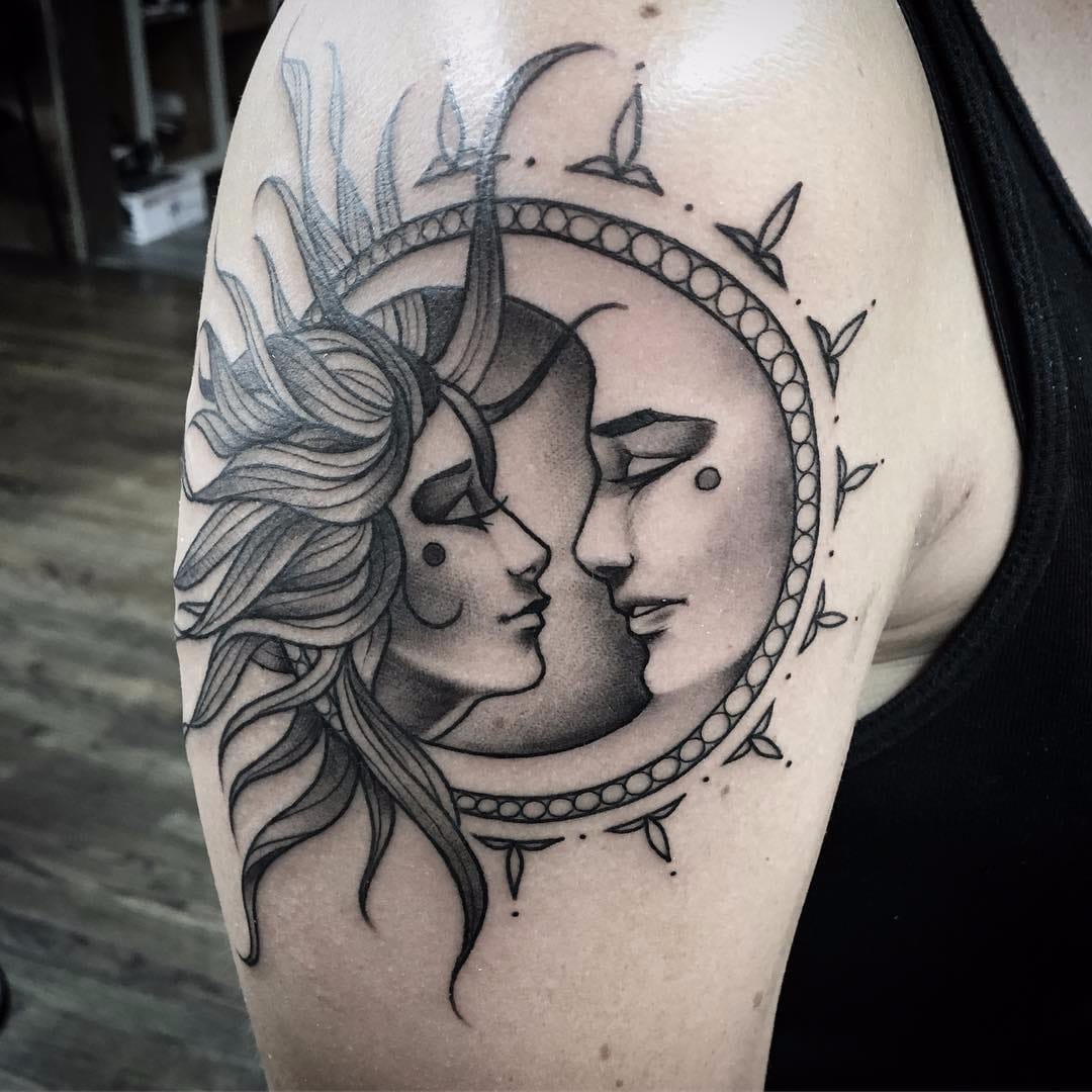 Tatuagem De Sol E Lua