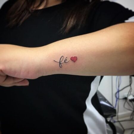 tatuagem-feminina-fe