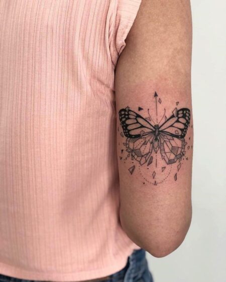 tatuagem-feminina-borboleta-no-braco