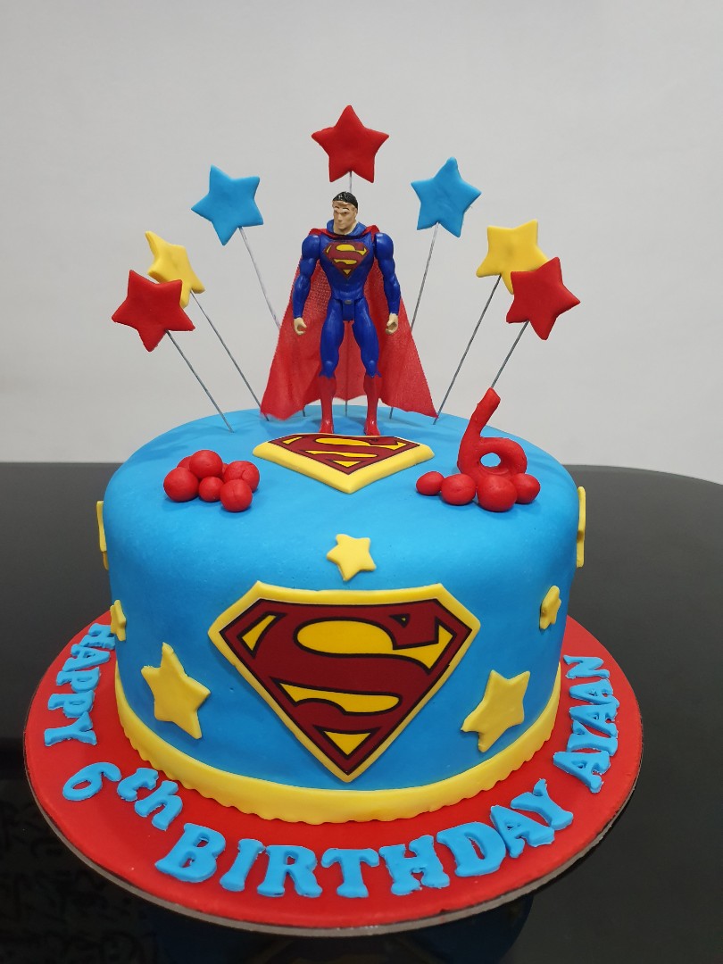 Superman decorated cake