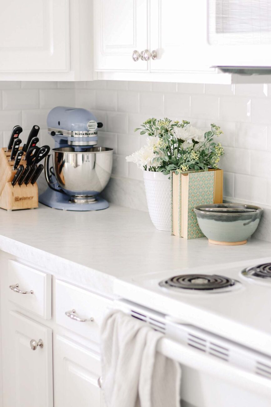 White Kitchen Decoration