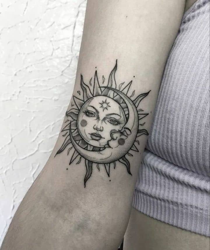 Tatuagem De Sol E Lua