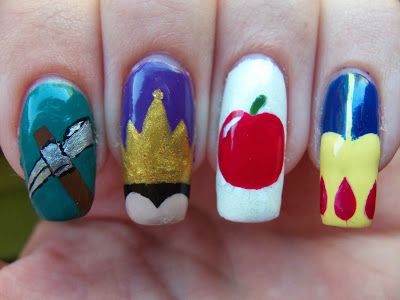 Snow White Decorated Nail