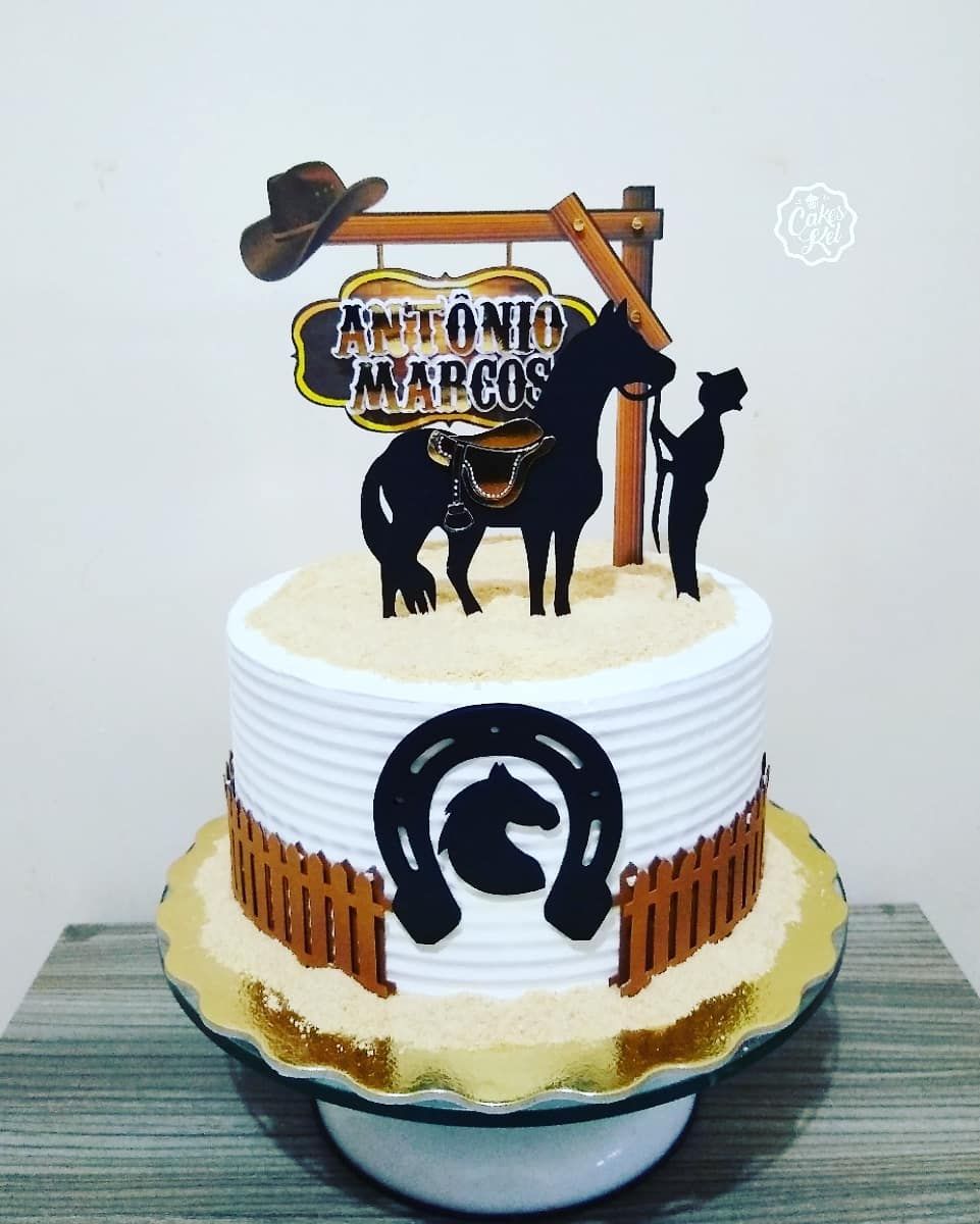 Bolo Decorado Cavalos