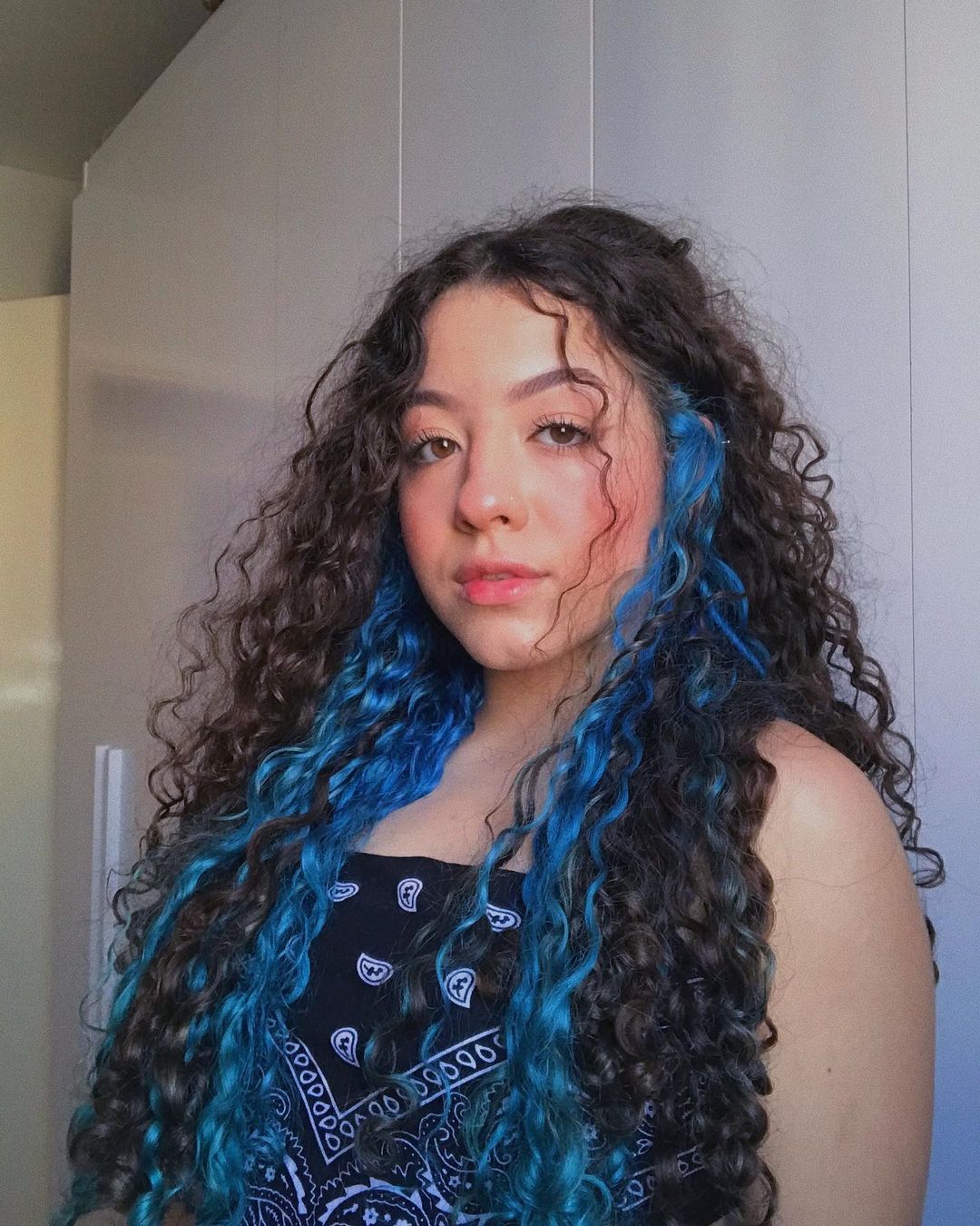 Cabelo Cacheado Azul