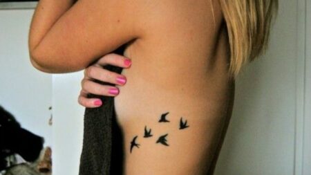 tatuagem-feminina-costela