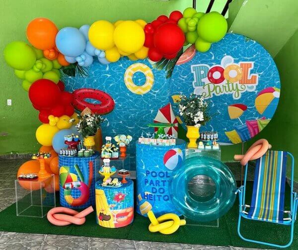 decoração festa na piscina