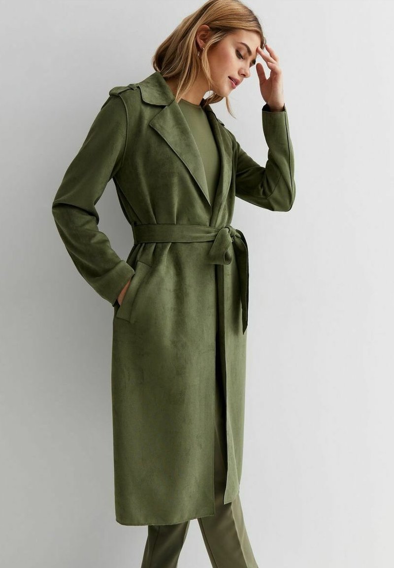 Look com Trench Coat