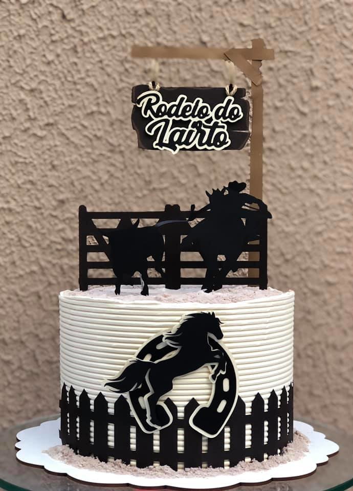 Bolo Decorado Cavalos