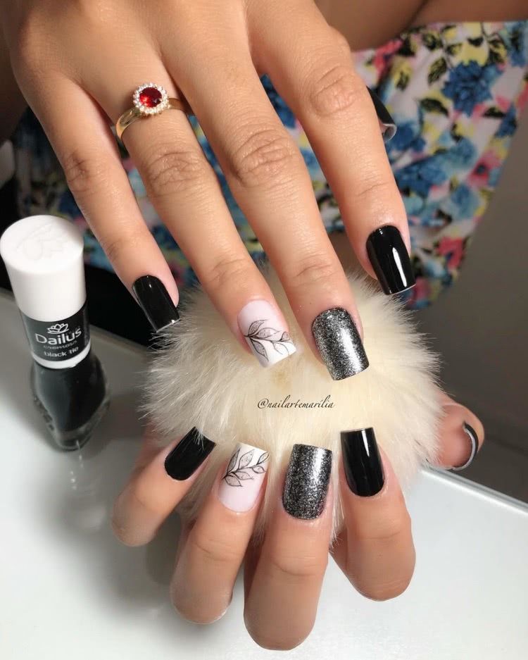 Unhas Decoradas Em Preto E Branco