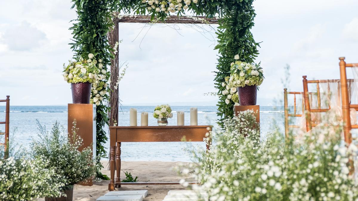 Altar de Casamento na Praia