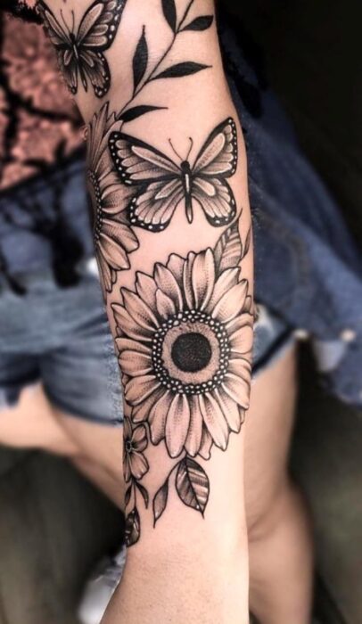 tatuagem-feminina-braco-fechado-flores