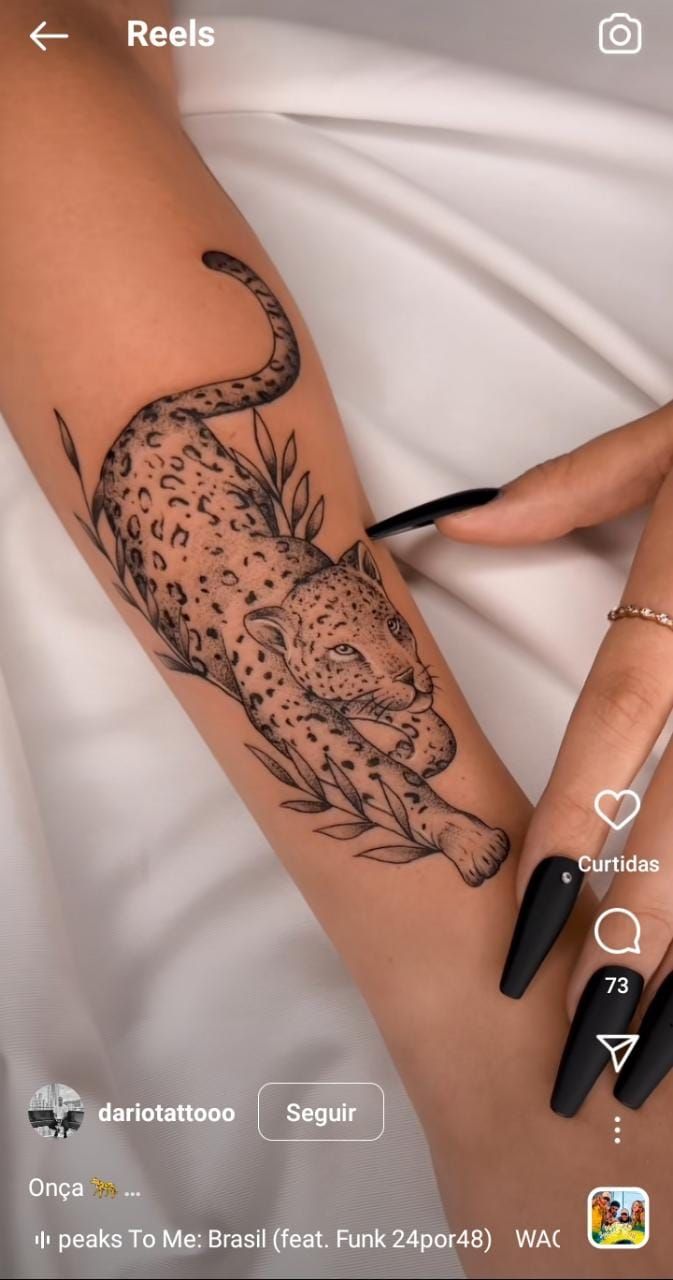 Tatuagem de Onça Feminina Delicada