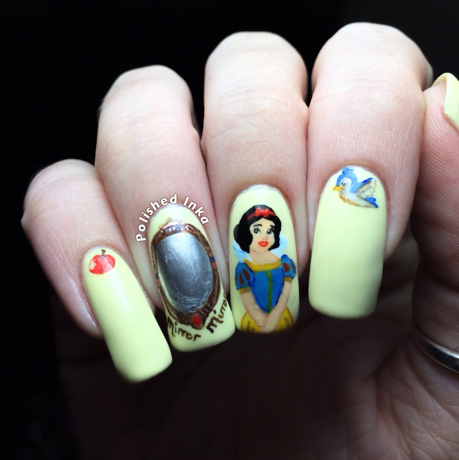 Snow White Decorated Nail