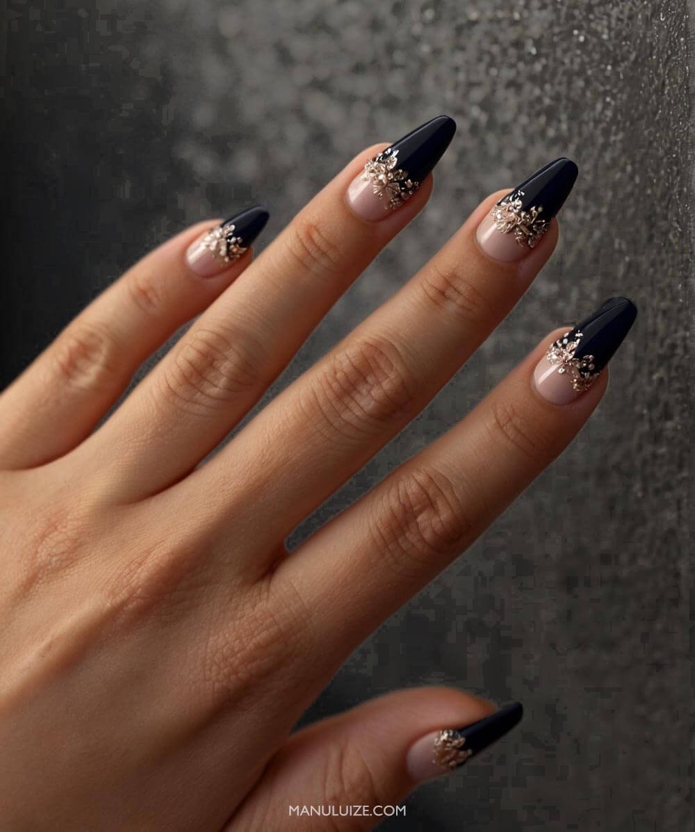 unhas-decoradas-bege-e-preto