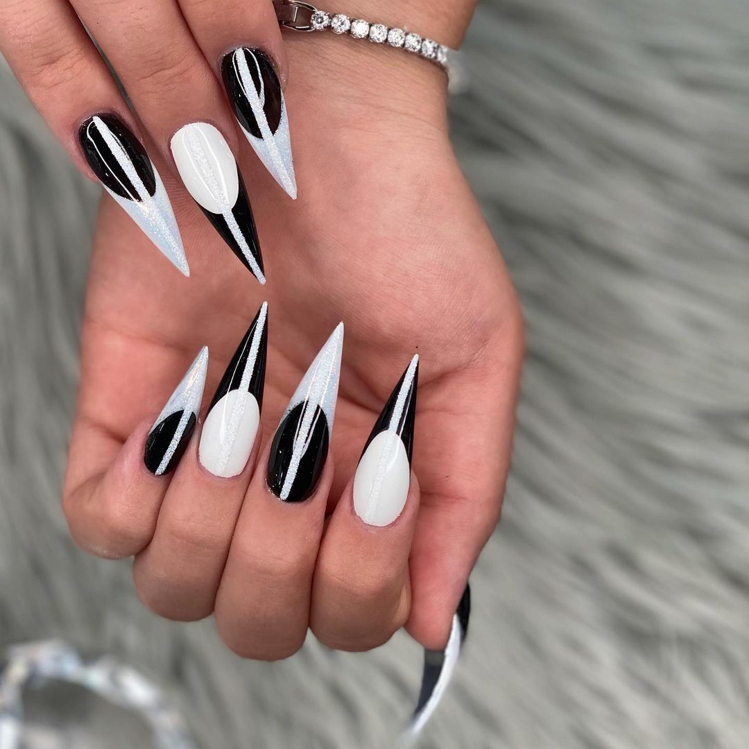 Unhas Decoradas Em Preto E Branco