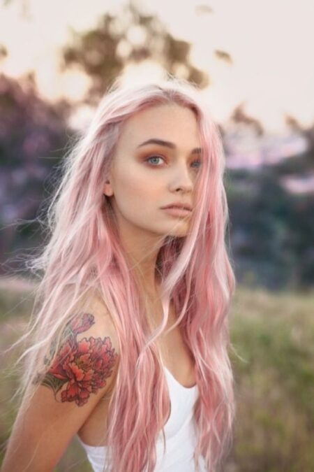 cabelo-rosa-pastel-feminino