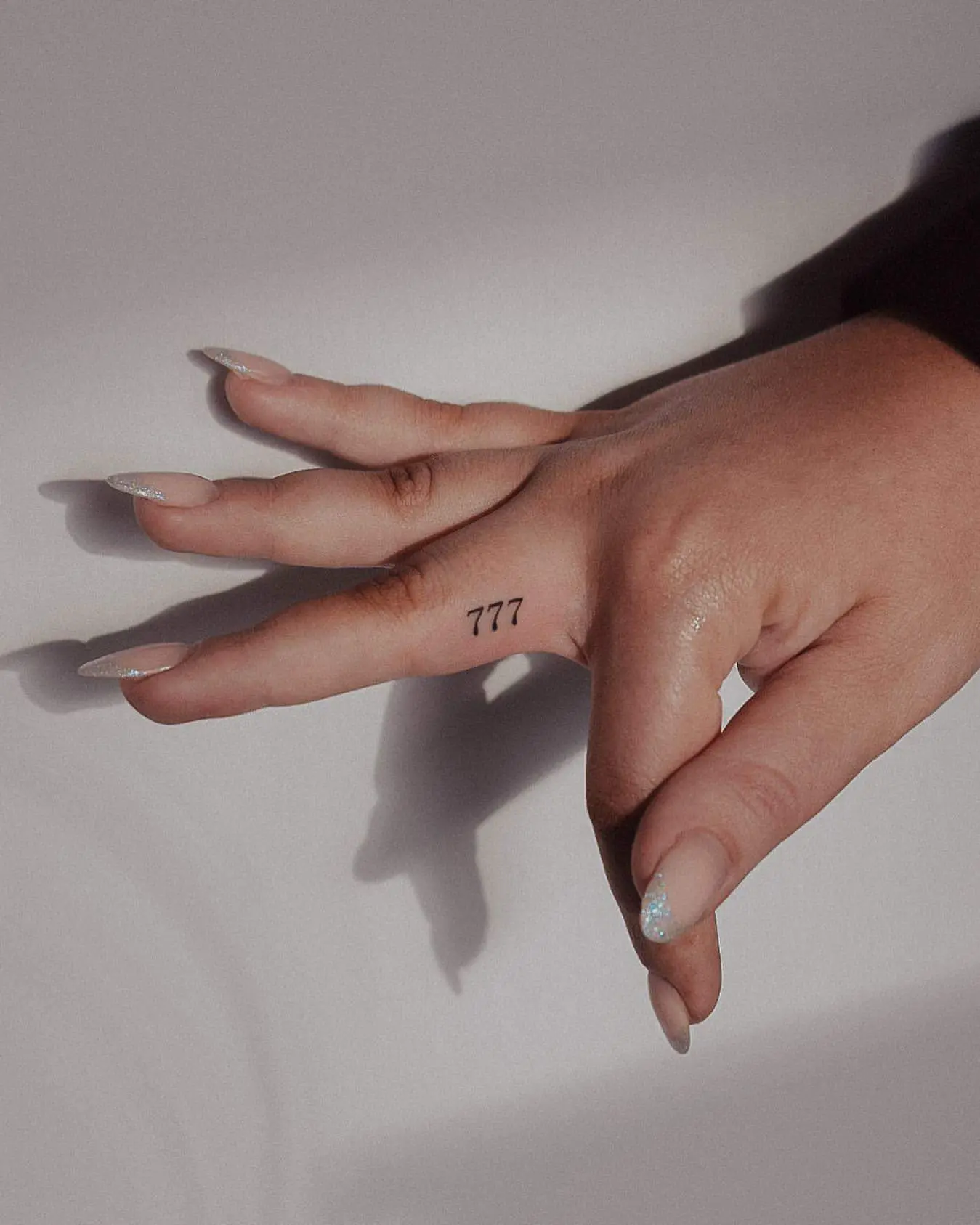 finger tattoo