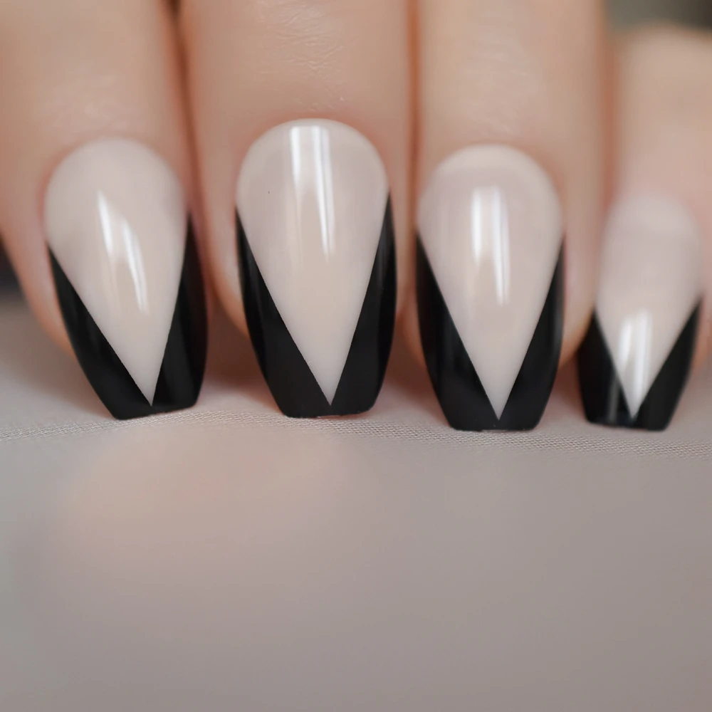 unhas-decoradas-bege-e-preto